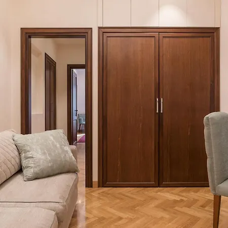 900 Emilia/corte Apartment